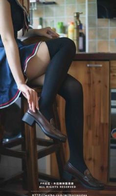 人妖色电影四区_短视频完整无删减版