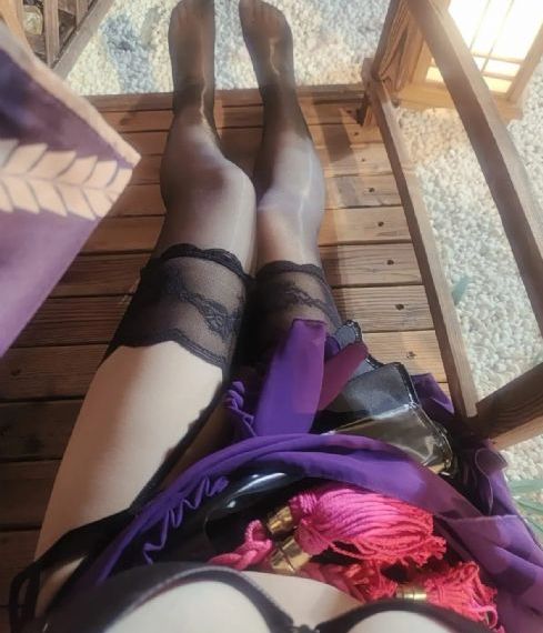 如何摸她下面让她舒服_影视大全在线观看