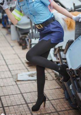 不扣纽扣的女孩在线_1080免费全集观看