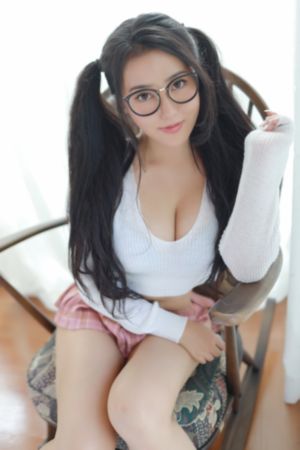 我变小了被女孩捉弄_HD手机在线观看