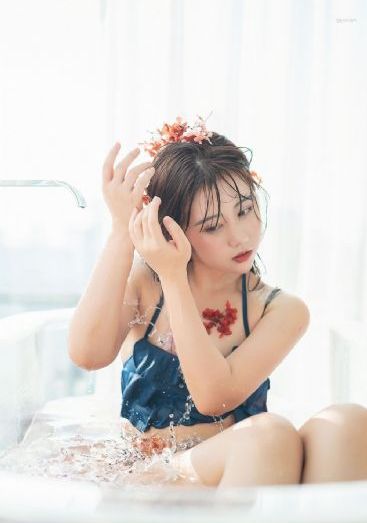 亚洲欧美日韩国产成人二区_720在线播放